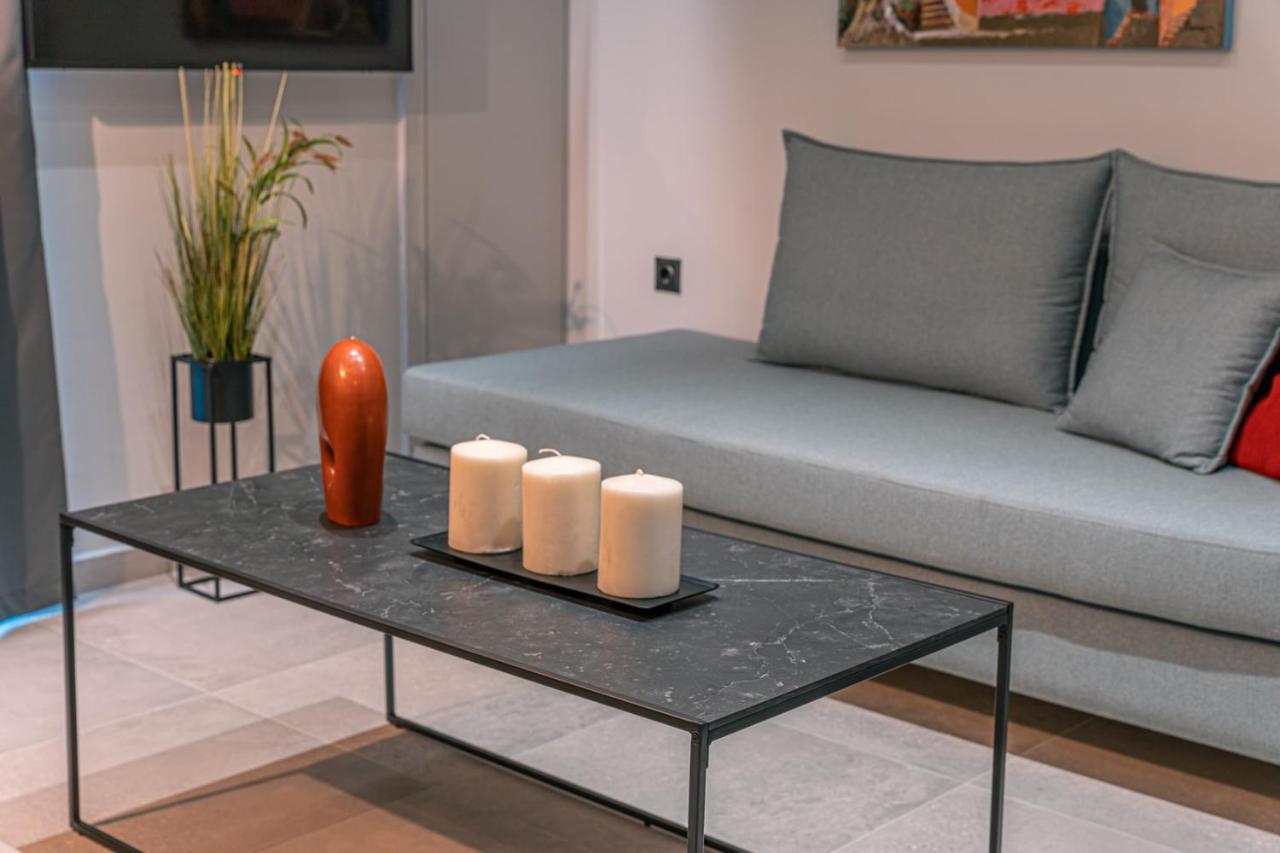 Brand New Suites In City Center Iraklion Buitenkant foto