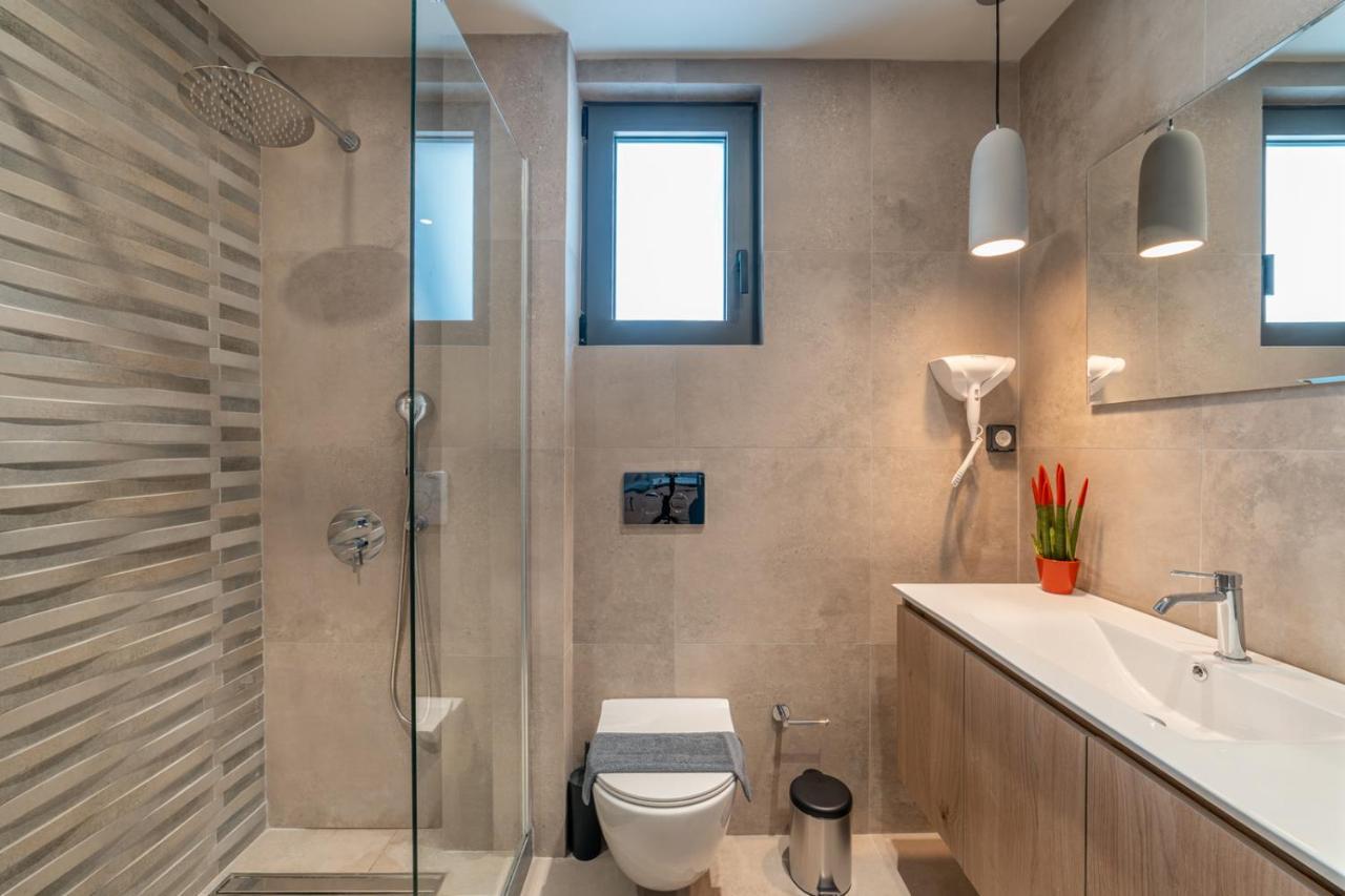 Brand New Suites In City Center Iraklion Buitenkant foto