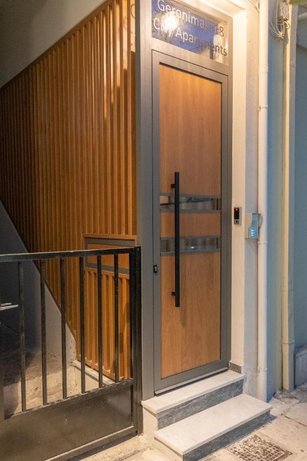 Brand New Suites In City Center Iraklion Buitenkant foto